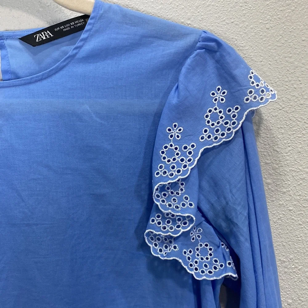 Zara blouse eyelet ruffle light‎ blue - Picture 3 of 10